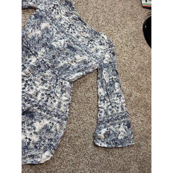 O'Neill Women's Mini Dress, Bell sleeves; women's Medium Blue floral/tropical - Picture 14 of 14